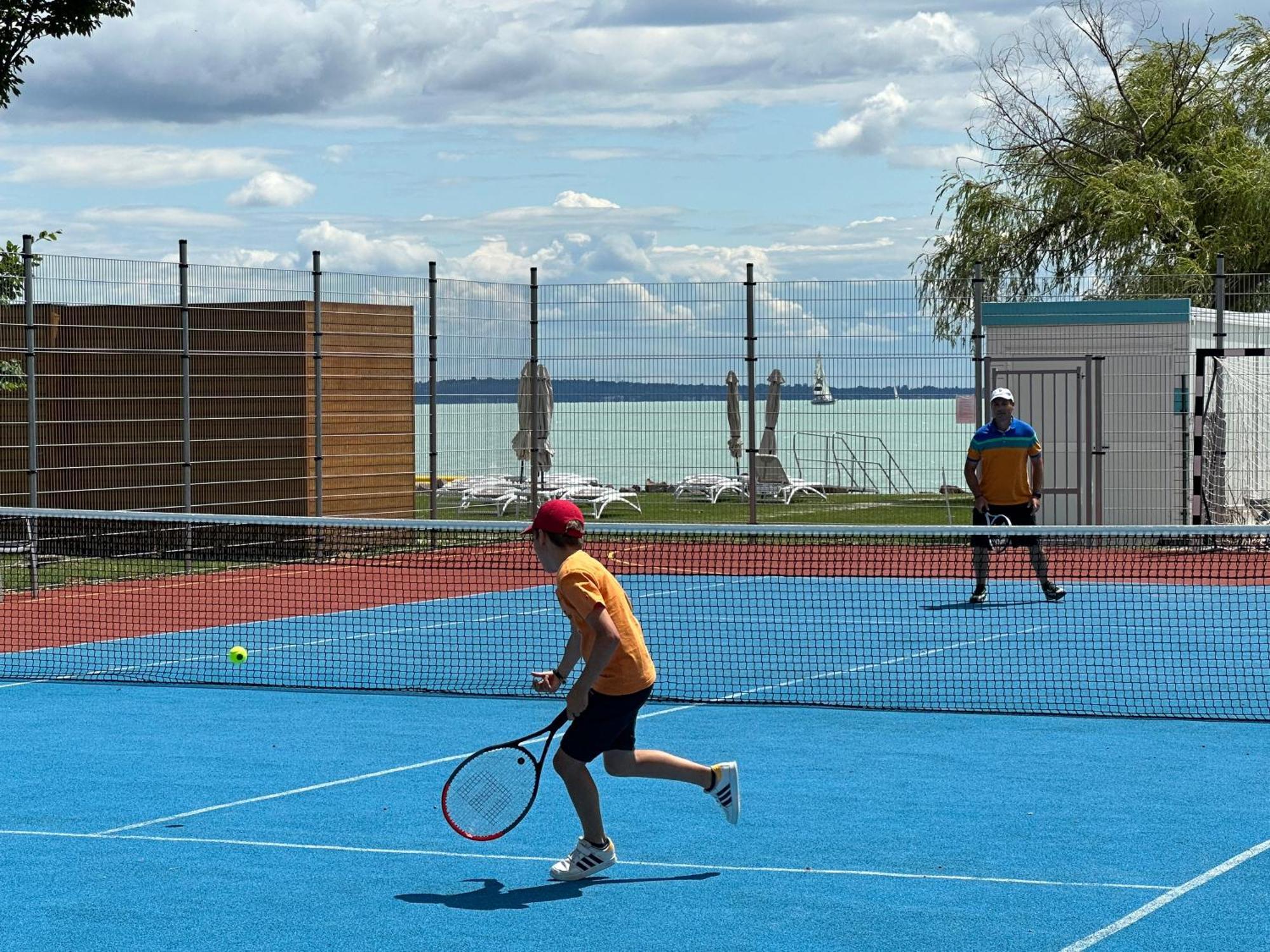 Hotel Marina Port Balatonkenese Εξωτερικό φωτογραφία