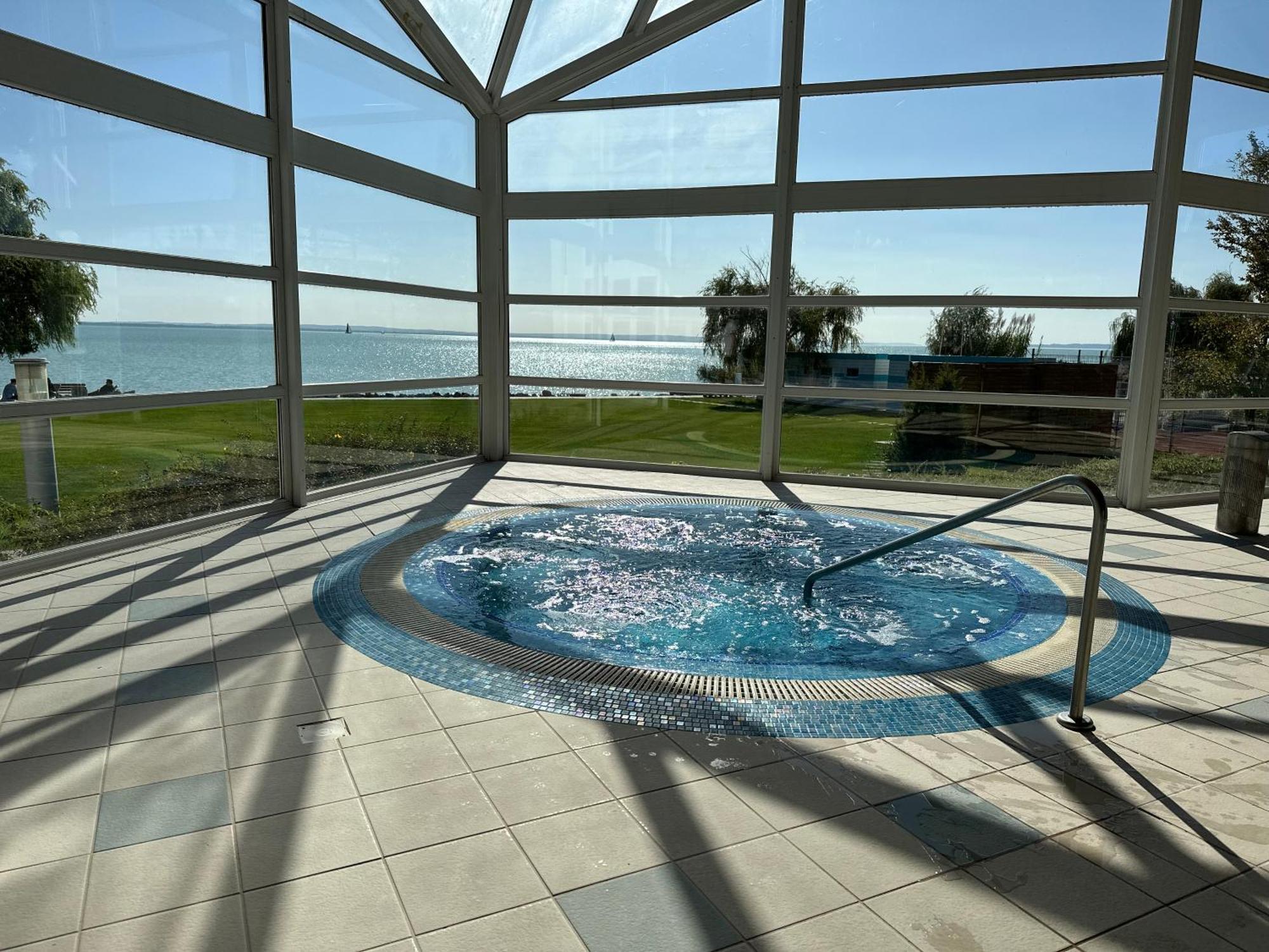 Hotel Marina Port Balatonkenese Εξωτερικό φωτογραφία
