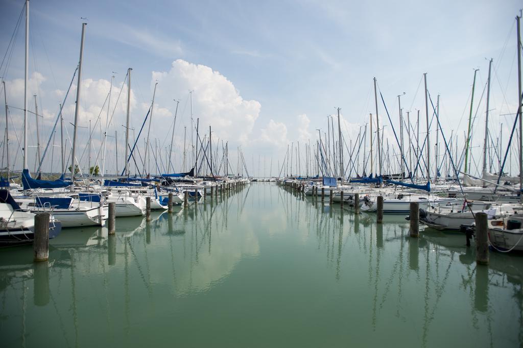 Hotel Marina Port Balatonkenese Εξωτερικό φωτογραφία